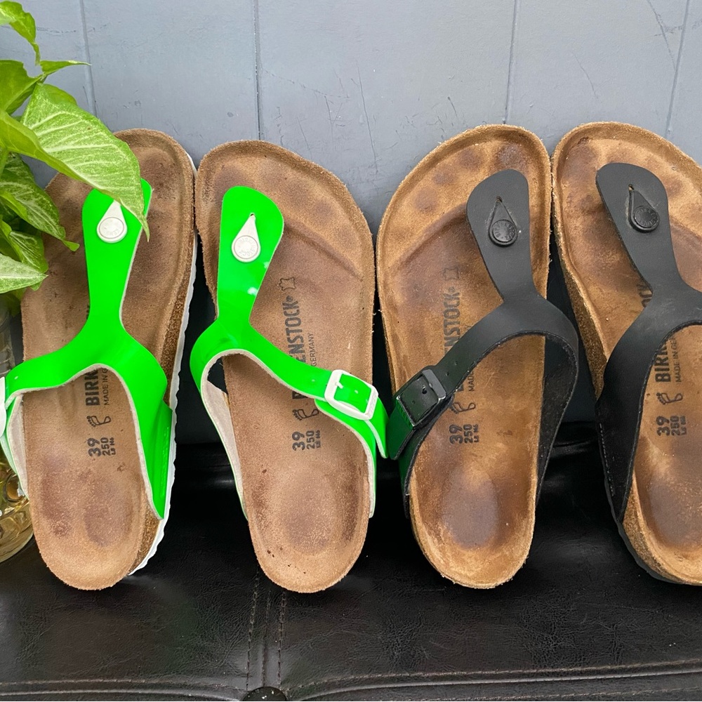 LOT 2 Pre-owned Birkenstock Gizeh Sandals - Neon Green and Black 39/8 Women’s